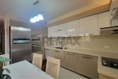 Appartamento 2+1 in affitto a Kthesa e Kamzës, Tirana, 94 m². Foto 2 di 3