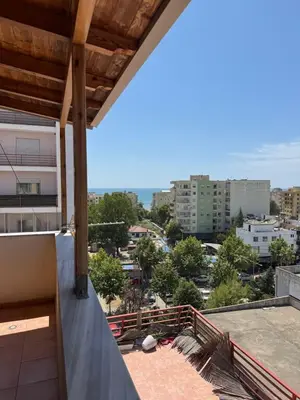 Apartament 2+1 me qera në Plazh, Durrës, 100 m². Foto 2 nga 10