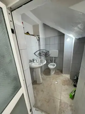 Ambient biznesi me qera në Sheshi Pranvera, Durrës, 20 m². Foto 2 nga 3