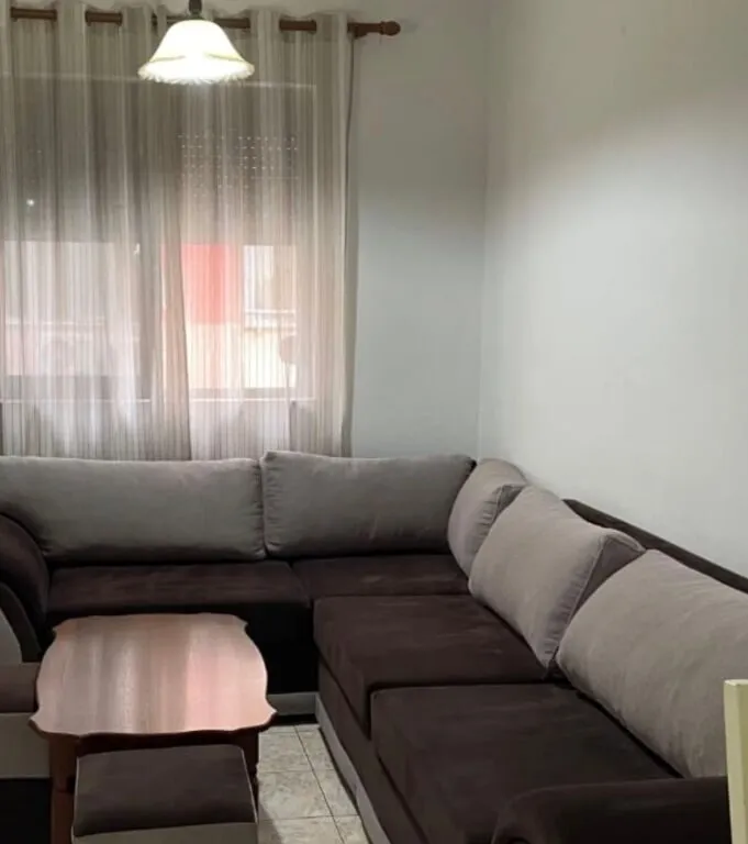 Appartamento 1+1 in affitto a Rruga Him Kolli, Tirana, 52 m². Foto 1 di 3