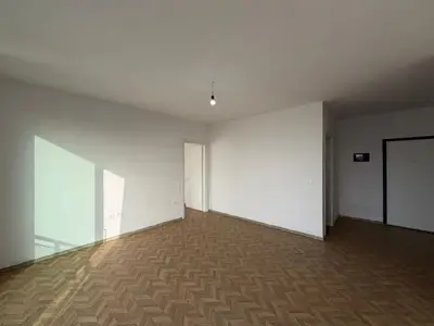 Apartment 1+1 for rent in Farmacia 10, Tirana, 65 m². Photo 2 of 7