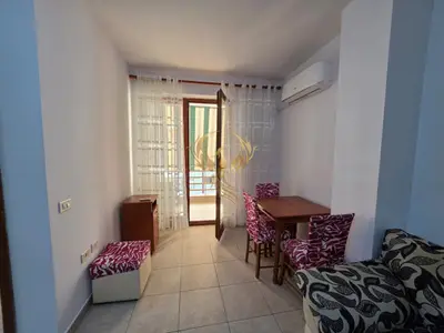 Apartament 1+1 me qera në Bulevardi Zogu I, Tiranë, 54 m². Foto 4 nga 8
