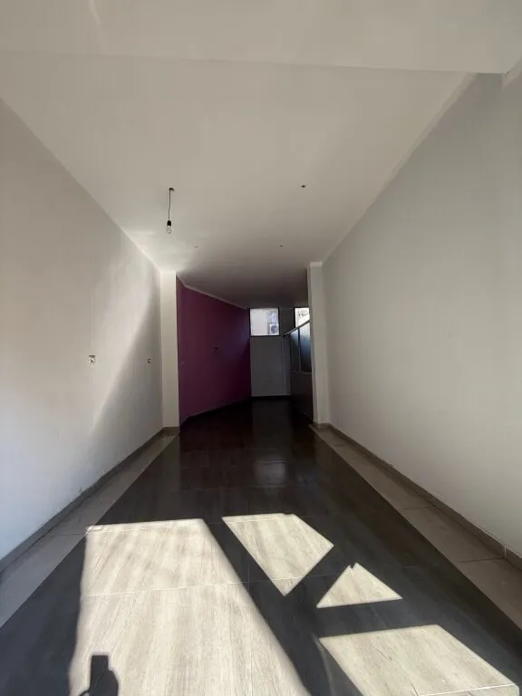 Shop for rent in Rruga Jeronim de Rada, Tirana, 52 m². Photo 1 of 9