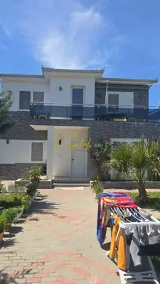 Vilë me qera në Baldushk, Tiranë, 180 m². Foto 1 nga 9