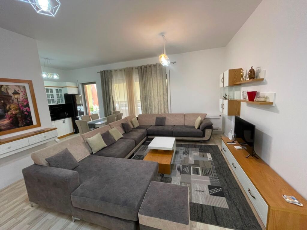 Apartament 2+1 me qera në Kompleksi Delijorgji, Tiranë, 125 m²