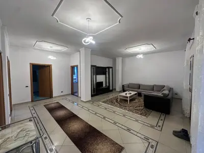Apartament 2+1 me qera në Rruga Myslym Keta, Tiranë, 140 m². Foto 5 nga 6