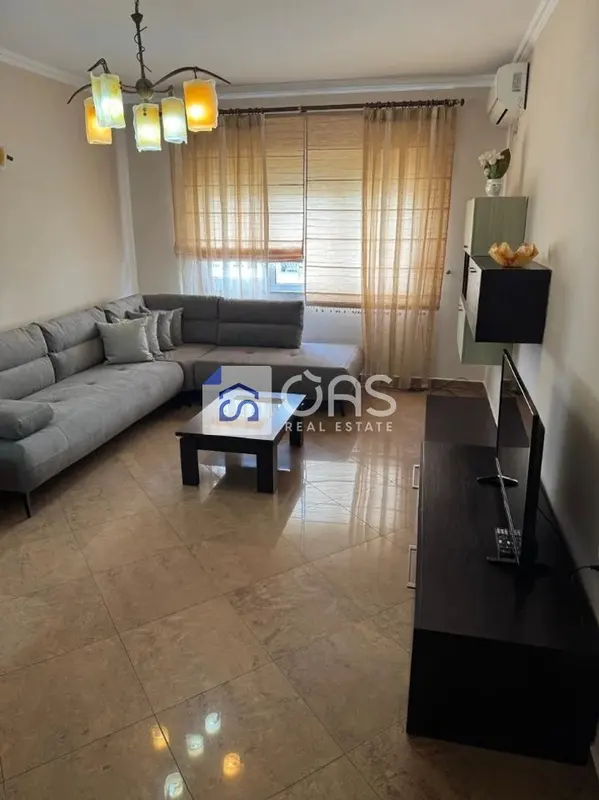 Appartamento 1+1 in affitto a Sheshi Willson, Tirana, 65 m²