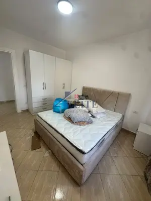 Apartament 1+1 me qera në Kthesa e Kamzës, Tiranë, 85 m². Foto 6 nga 8