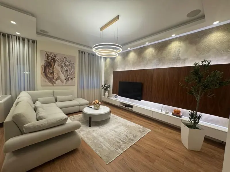 Appartamento 2+1 in affitto a Rruga e Elbasanit, Tirana, 120 m²