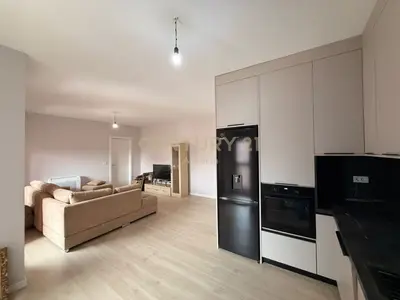 Apartament 2+1 me qera në Shkolla e Kuqe, Tiranë, 119 m². Foto 2 nga 5