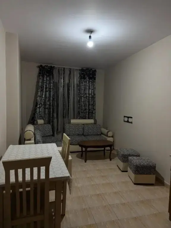 Casa indipendente 1+1 in affitto a Rruga Margarita Tutulani, Tirana, 61 m²