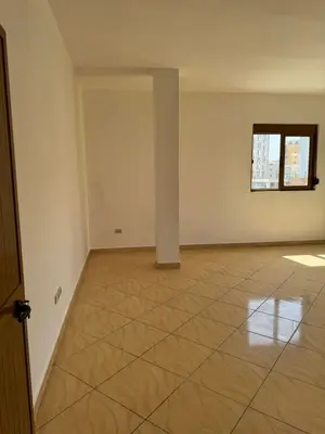 Apartment 3+1 for rent in Rruga Glaukia, Durrës, 165 m². Photo 7 of 12