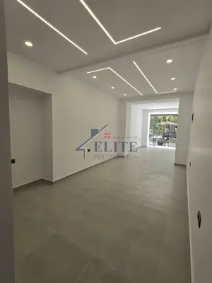 Dyqan me qera në Brryli, Tiranë, 43 m². Foto 1 nga 5