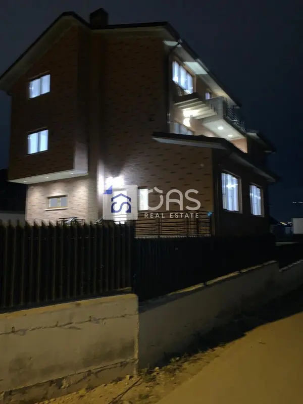 Vilë me qera në TEG, Tiranë, 618 m²