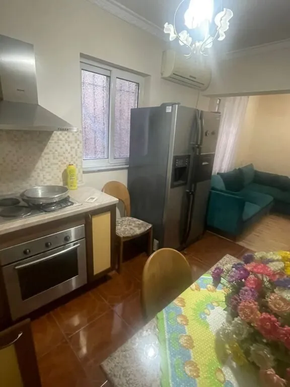 Shtëpi private 2+1 me qera në Rruga Dritan Hoxha, Tiranë, 100 m². Foto 1 nga 5