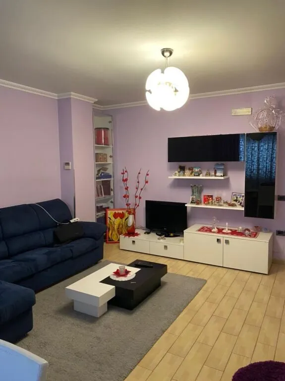 Apartament 2+1 me qera në Rruga Asim Vokshi, Tiranë, 92 m². Foto 1 nga 12