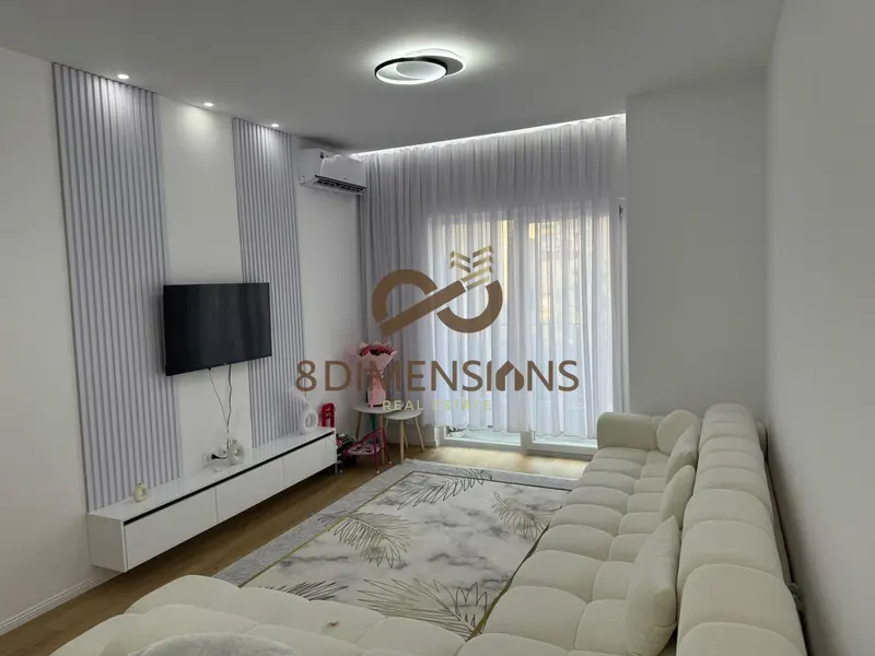 Apartament 1+1 me qera në Kompleksi Aura, Tiranë, 76 m²