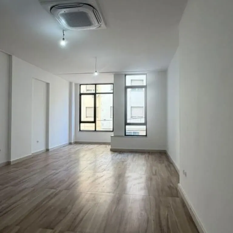 Office for rent in Donika Center, Tirana, 72 m²