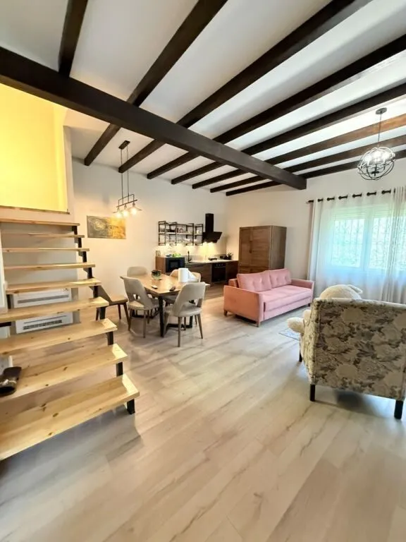 Villa for rent in Petrelë, Tirana, 180 m². Photo 1 of 9