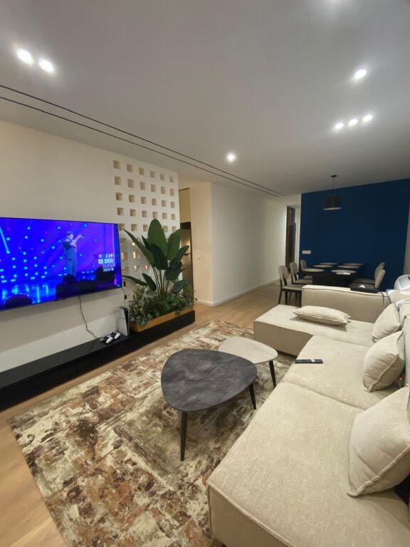 Appartamento 3+1 in affitto a Liqeni i Thatë, Tirana, 132 m². Foto 1 di 3