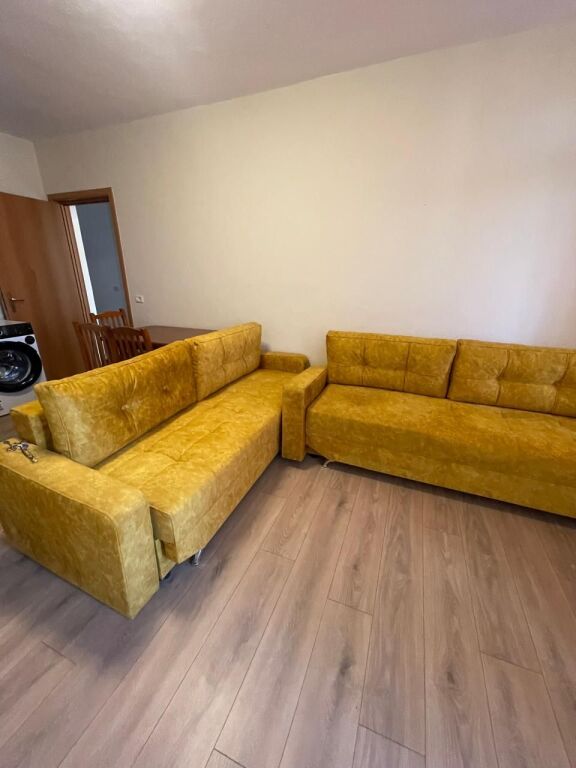 Apartament 1+1 me qera në Pazari i Ri, Tiranë, 75 m². Foto 2 nga 3