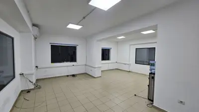 Ambient biznesi me qera në Sheshi Avni Rustemi, Tiranë, 120 m². Foto 1 nga 7