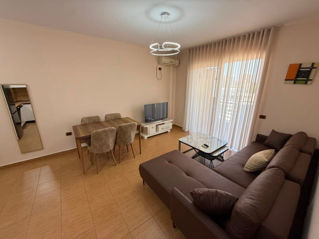 Apartment 1+1 for rent in Rruga Dritan Hoxha, Tirana, 80 m². Photo 2 of 3
