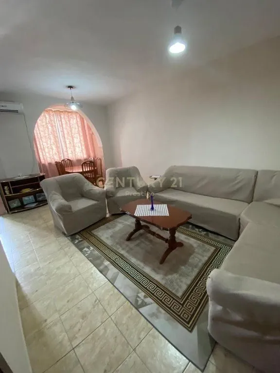 Appartamento 2+1 in affitto a Rruga Ali Visha, Tirana, 95 m². Foto 1 di 5