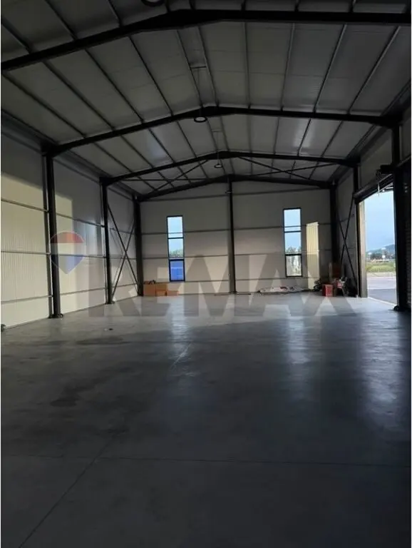 Magazzino in affitto a Fushe Preze, Tirana, 1.000 m²