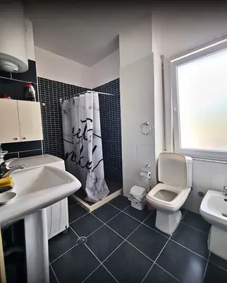 Apartment 1+1 for rent in Rruga Ali Shefqeti, Tirana, 100 m². Photo 5 of 8