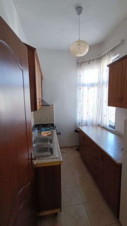 Apartament 2+1 me qera në Qyteti Studenti, Tiranë, 90 m². Foto 3 nga 3
