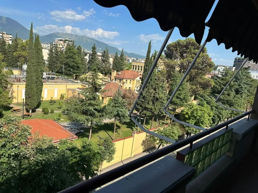 Ufficio in affitto a Rruga e Elbasanit, Tirana, 160 m². Foto 1 di 10