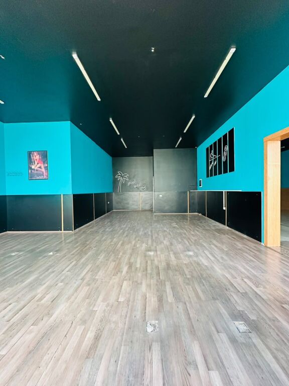 Shop for rent in Rruga Siri Kodra, Tirana, 132 m². Photo 1 of 3