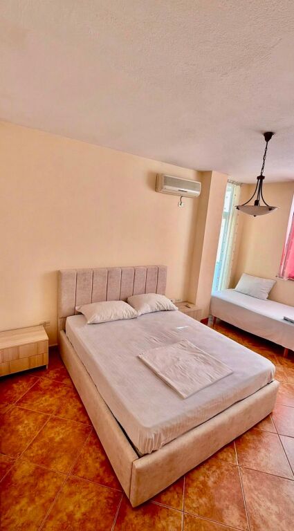 Apartament 2+1 me qera në Bulevardi Zogu I, Tiranë, 109 m². Foto 2 nga 3