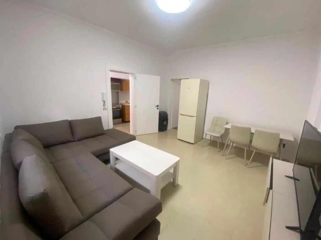 Apartament 1+1 me qera në Porcelan, Tiranë, 46 m². Foto 2 nga 3
