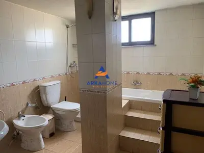 Apartament 2+1 me qera në Kodra e Priftit, Tiranë, 150 m². Foto 7 nga 8