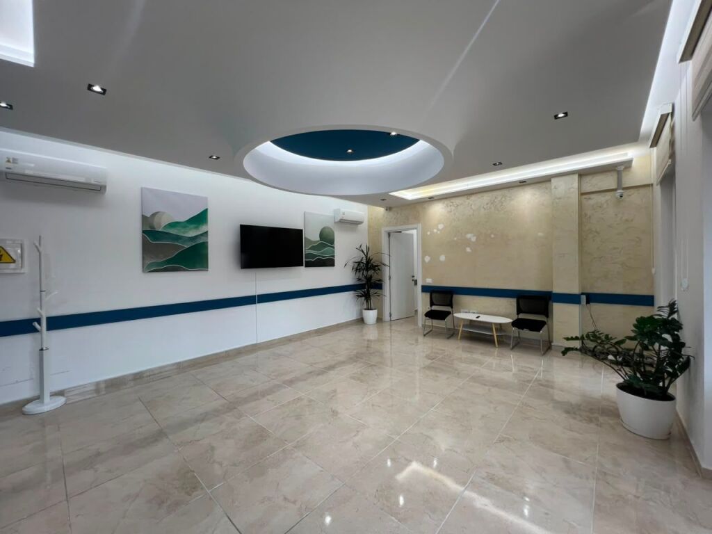 Zyrë me qera në Rruga e Durrësit, Tiranë, 130 m². Foto 2 nga 3