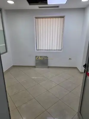 Zyrë me qera në Bulevardi Deshmoret e Kombit, Tiranë, 93 m². Foto 2 nga 5