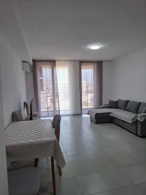 Appartamento 3+2 in affitto a Rruga 5 Maji, Tirana, 110 m². Foto 2 di 7