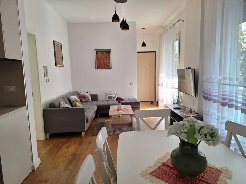 Apartment 2+1 for rent in Rruga e Elbasanit, Tirana, 80 m²