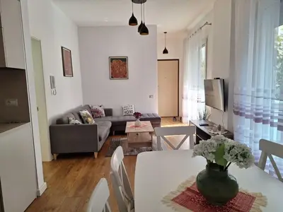 Appartamento 2+1 in affitto a Rruga e Elbasanit, Tirana, 80 m². Foto 1 di 4
