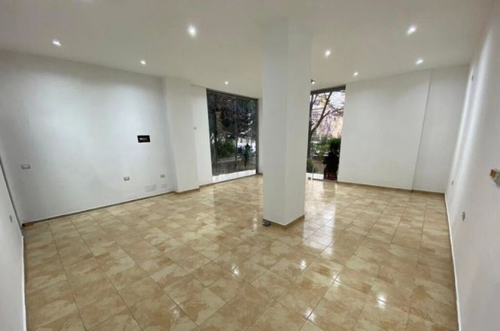 Office for rent in Yzberisht, Tirana, 55 m². Photo 2 of 3