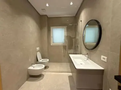 Vilë me qera në Rruga e Elbasanit, Tiranë, 400 m². Foto 4 nga 4