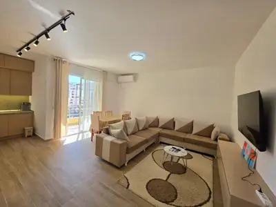 Appartamento in affitto a Lungomare, Valona, 100 m². Foto 2 di 9