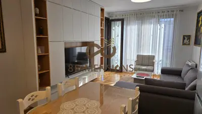 Apartament 1+1 me qera në Toptani, Tiranë, 77 m². Foto 2 nga 9