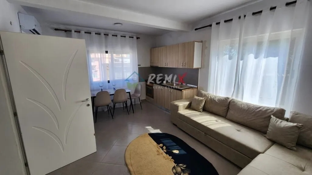 Casa indipendente 2+1 in affitto a Muzeu i Dëshmorëve, Durazzo, 150 m². Foto 1 di 12