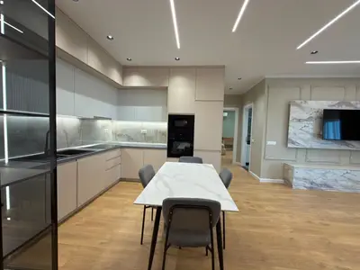 Apartament 2+1 me qera në Rruga Panorama e Liqenit, Tiranë, 130 m². Foto 3 nga 9