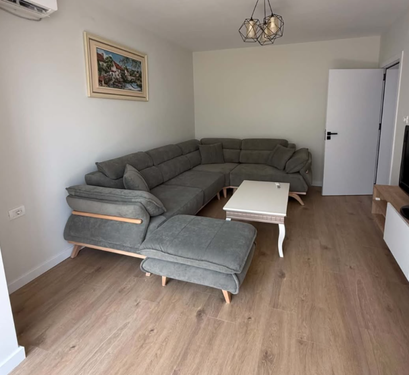 Appartamento 2+1 in affitto a Medreseja, Tirana, 95 m². Foto 1 di 3