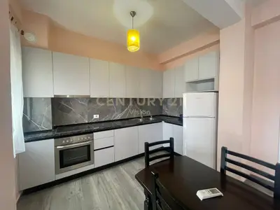 Apartament 3+1 me qera në Sheshi Demokracia, Shkodër, 120 m². Foto 2 nga 8