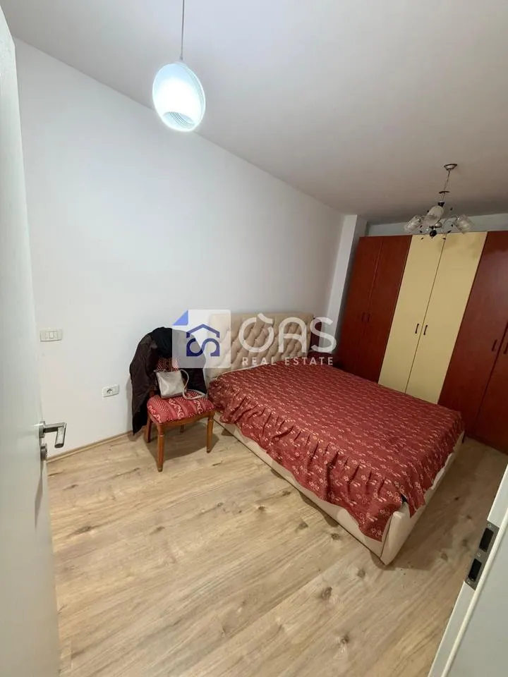 Apartment 1+1 for rent in 21 Dhjetori, Tirana, 60 m². Photo 1 of 3